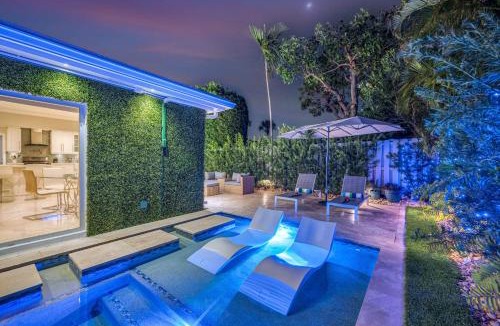 Bel Air House | Modern Coastal Style Walk To Beach Heated Pool Tranquility Ocean Mist Key RESlDENCES