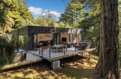Whangamata House | Modern Coastal Tree House - Whangamata Retreat