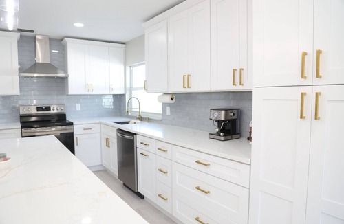 Naples Park Villa | Modern Coastal Villa Private Fenced Yard Minutes to the Beach