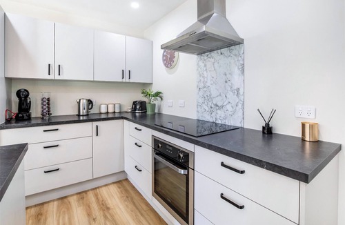 Mount Somers House | Modern Comfort - Ashburton Holiday Home