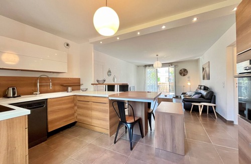 Annecy Apartment | Modern comfort in Annecy, near lake and shops