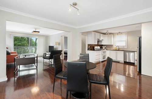 Walkerville Apartment | Modern Comfort in Olde Walkerville