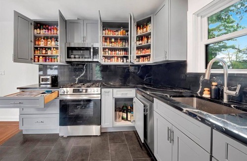 Southeast Yonkers Apartment | Modern Comfort in the Heart of NYC