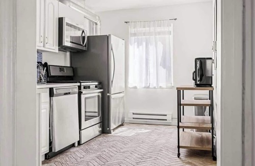 West Colfax Apartment | Modern Comfort | King Beds | Sloans Lake 30+