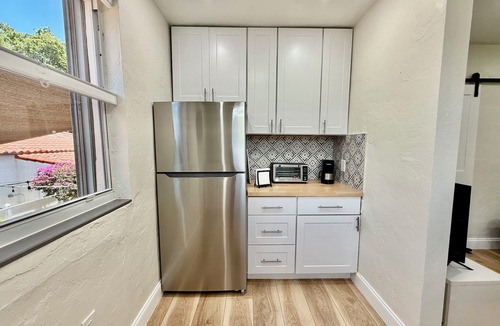 Coral Gables Cottage | Modern Comfort Meets Mediterranean Charm in Downtown Coral Gables
