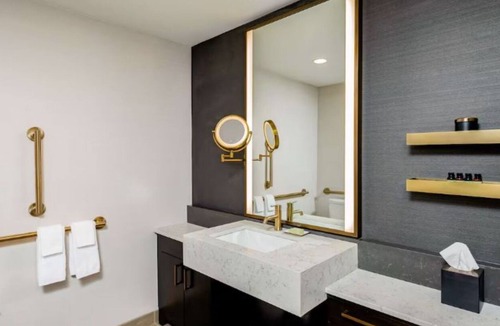 Downtown Des Moines Hotel | Modern Comfort Meets Historic Charm Near Wells Fargo Arena and Convention Ctr