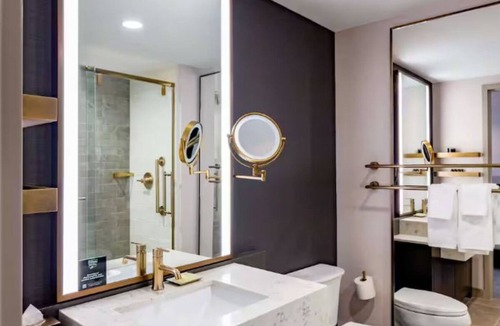 Downtown Des Moines Hotel | Modern Comfort Meets Historic Charm Near Wells Fargo Arena and Convention Ctr