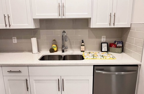 Cochrane House | Modern Comfort | Private Guest Suite Getaway