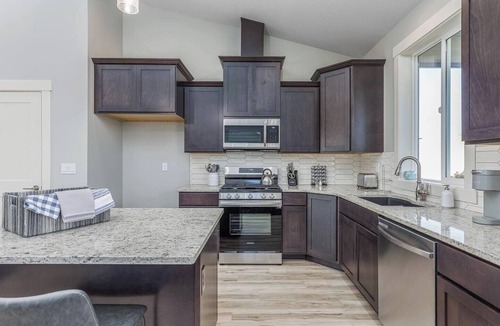 Hermiston House | Modern Comfort