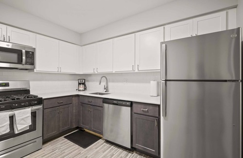 Rochester Apartment | Modern Comfort in Rochester, Perfect Getaway