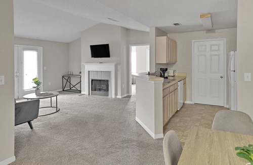 Sand Ridge Apartment | Modern Comfort w/Balcony, Kitchen & WiFi