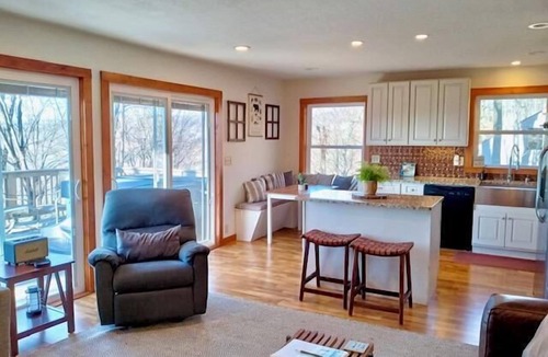 Mars Hill Cabin | Modern comfort with mountain charm!