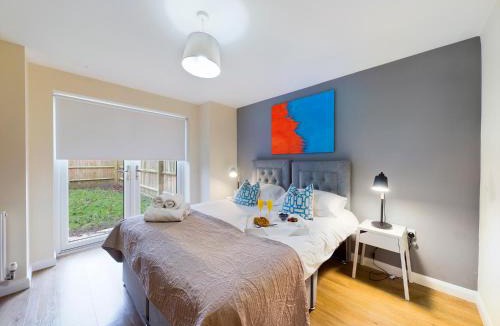 Oxford Apartment | Modern Comfortable 2 & 3 Bed Apartments, Free Parking, Wifi, Headington, Close to Hospitals, Science Park & Brookes University