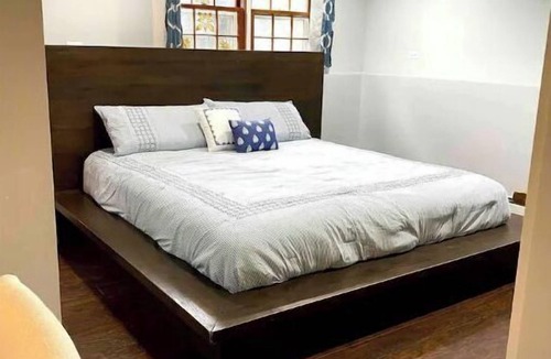 Plato Center House | Modern-comfortable-private suite Beautiful Dundee