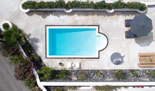 Exo Gialos Villa | Modern & Comfortable Santorini Villa 3 Bedrooms Villa Aqua Private Pool