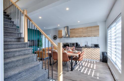 Longueuil Apartment | Modern Comforts 3 Bedroom & Full Kitchen & Wifi & Easy Montreal Access