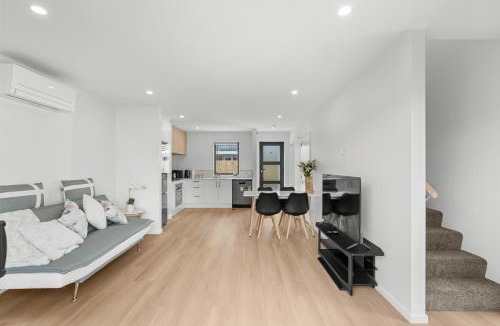 Spreydon Apartment | Modern Comforts in a Brand New Apartment