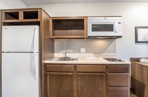Bellflower House | Modern Comforts in a Charming Locale! Full Kitchen, Pets Allowed, Free Parking!