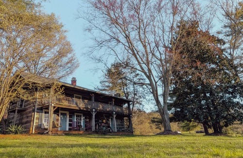 Rogersville Cabin | Modern comforts in an 1860's log cabin nestled in the Appalachian Foothills.