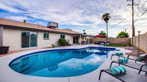 South Scottsdale House | Modern Comforts Near Old Town Scottsdale and ASU
