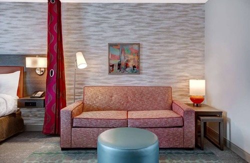 Garden Grove Hotel | Modern Comforts! Pool, Parking, Breakfast. Minutes to Discovery Science Center!
