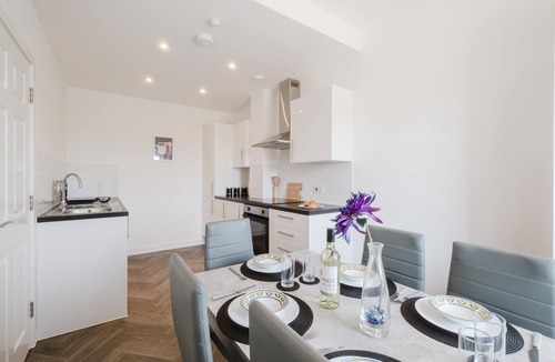 Upton House | Modern & comfy 3 bed house
