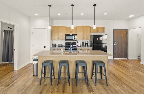 Dilworth Condo | Modern Condo in the Eclectic Rail District!