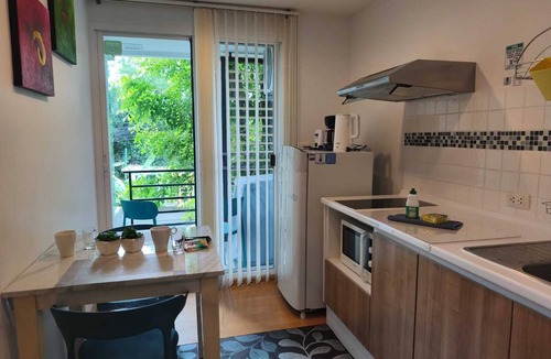 Kathu Condo | Modern Condo King Bed 5 star sleeping comfort Pool Gym WiFi Patong Area Phuket