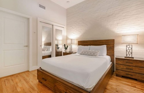 Central Business District Hotel | Modern condo steps from French Quarter/Bourbon