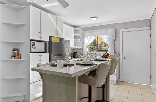 Coco Apartment | Modern Condo w/Pool in Playa Coco