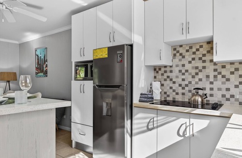 Coco Apartment | Modern Condo w/Pool in Playa Coco