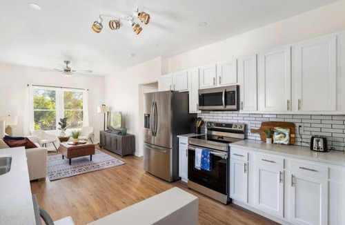 Columbus Apartment | Modern, Convenient, 2BR, BA, w/Balcony
