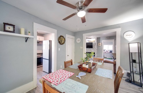 Highland Square House | Modern & Convenient! Group Stay in Highland Square