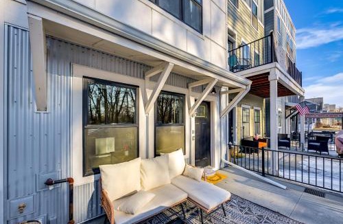 Billings House | Modern Coopers Cottage w/River Views
