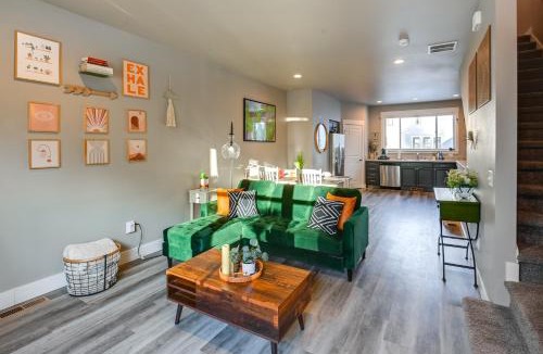 Billings House | Modern Coopers Cottage w/River Views