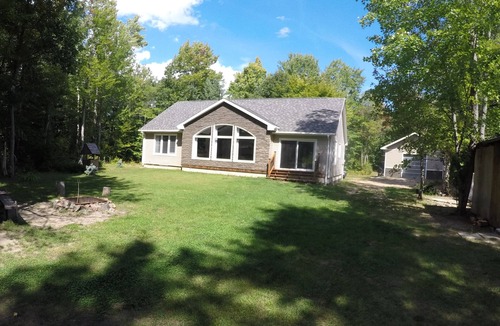 Madawaska Valley Cottage | MODERN COTTAGE GETAWAY