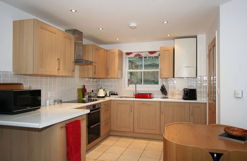 Ely Cottage | Modern Cottage In Traditional Style With Parking On Cathedral Doorstep