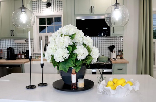 Mobile Cottage | Modern Cottage Midtown Mobile 3BR, 1BA Screened Porch with Ping Pong Near DT