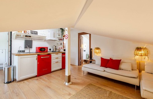 Etiler Apartment | Modern Couples Attic apt w/terrace near coffeeshop