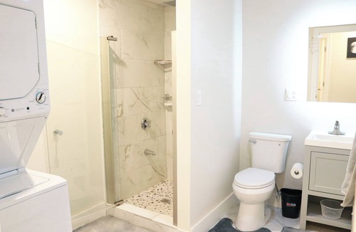 Dudley - Brunswick King Condo | Modern & Cozy 3-Bedroom Condo near Downtown