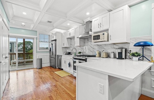 Dorchester Apartment | Modern Cozy 3BR-2BA Apt Near T