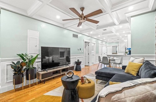 Dorchester Apartment | Modern Cozy 3BR-2BA Apt Near T