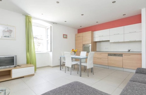 Old Town Apartment | Modern & cozy apartment in amazing location just opposite to Dioclation's Palace