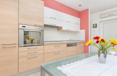 Old Town Apartment | Modern & cozy apartment in amazing location just opposite to Dioclation's Palace
