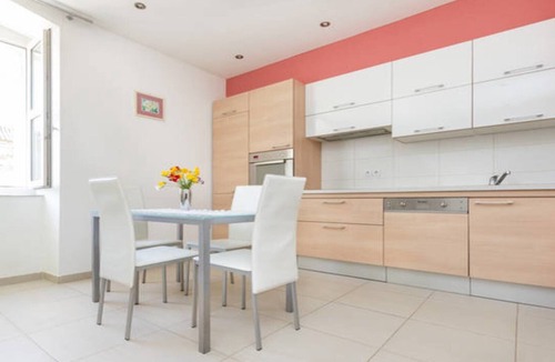Old Town Apartment | Modern & cozy apartment in amazing location just opposite to Dioclation's Palace
