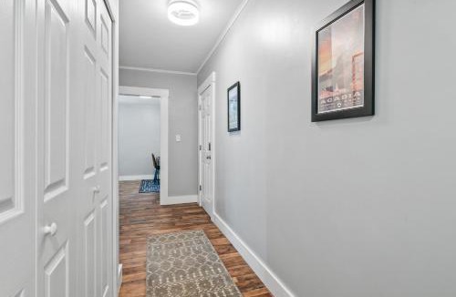 Whitefield House | Modern Cozy Apt Hiking Skiing Touring 1st Floor