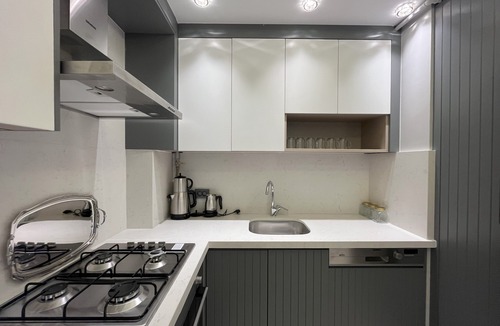 Zeytinburnu Apartment | Modern Cozy Flat next to ISTANBUL Fisekhane & Marmaray