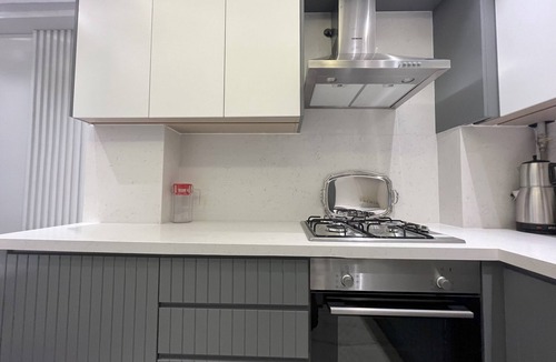 Zeytinburnu Apartment | Modern Cozy Flat next to ISTANBUL Fisekhane & Marmaray