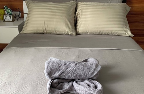 Mabolo Condo | Modern & Cozy Minimalist Space with Balcony