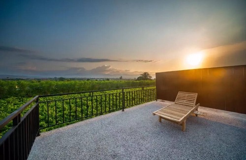 Banjartegehe Villa | MODERN COZY PRIVATE 2BR VILLA WITH ROOF TOP SUNSET VIEW